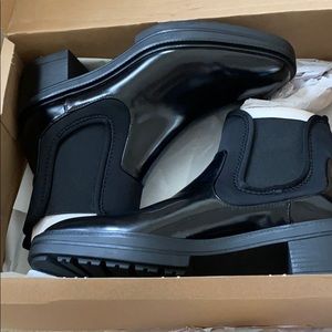 LOW CUT BOOTS